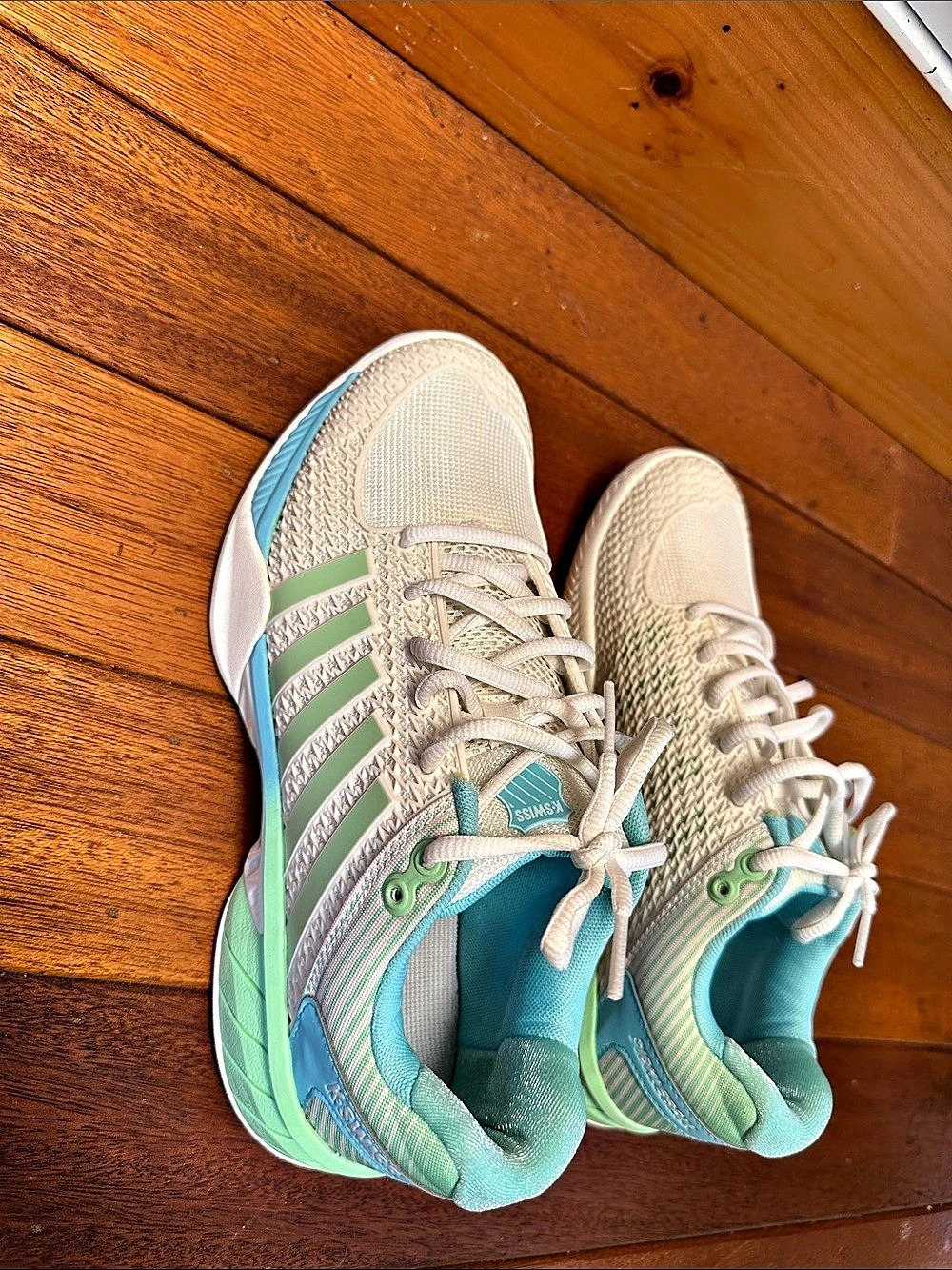 K•Swiss women’s Express Light Pickleball shoes US 8, only worn a couple times
